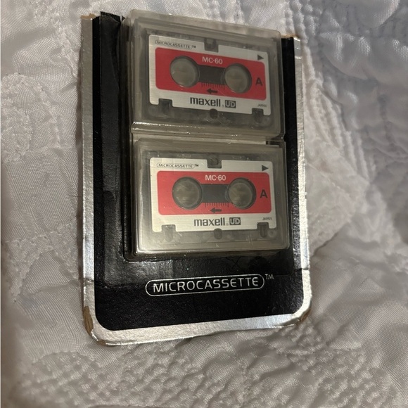 Microcassette MC-60 - Red and Black vintage one pack  includes two tapes - Picture 3 of 4